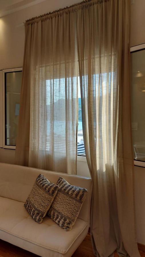 Onar Beachfront Residence, Loutraki エクステリア 写真