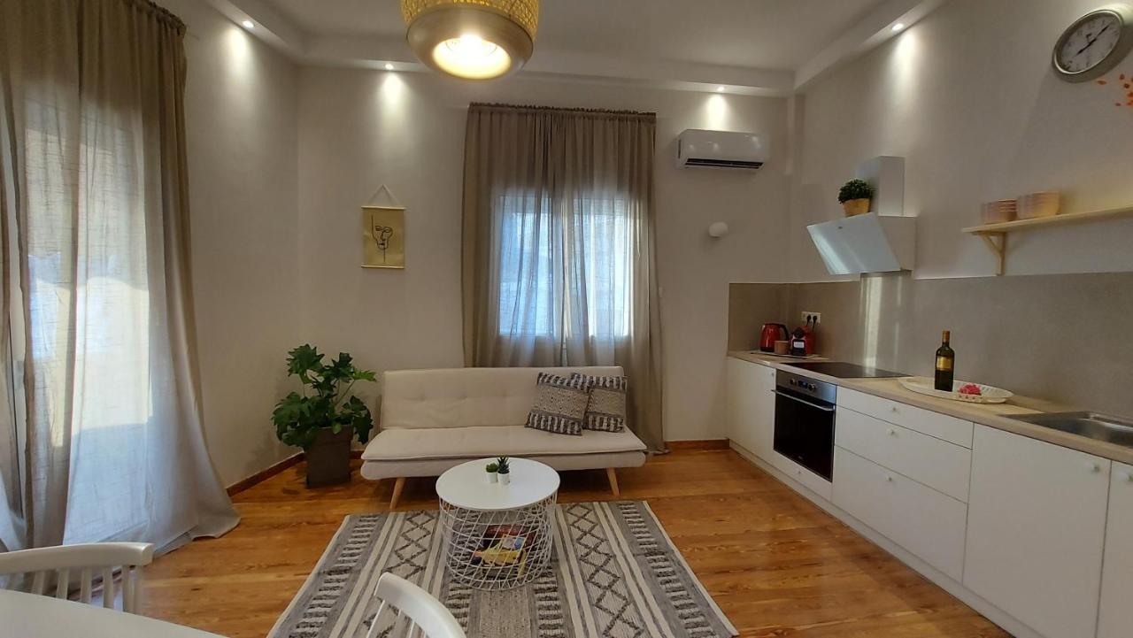 Onar Beachfront Residence, Loutraki エクステリア 写真